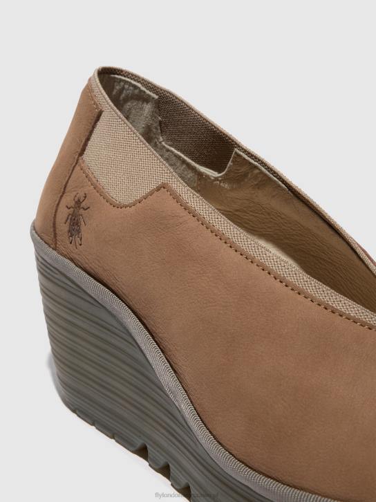 buty wsuwane yoza438 kobiety L8JJ627 piasek Fly London